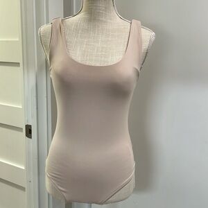 Body Contour High Compression Scoop Neck Bodysuit